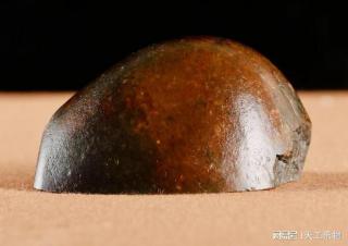 为什么不建议和田玉玩家切料赌石?看图说话!