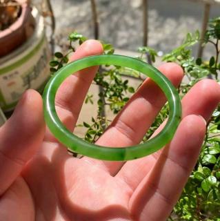 李女士戴和田玉手镯后气质大变,原因竟是它✨